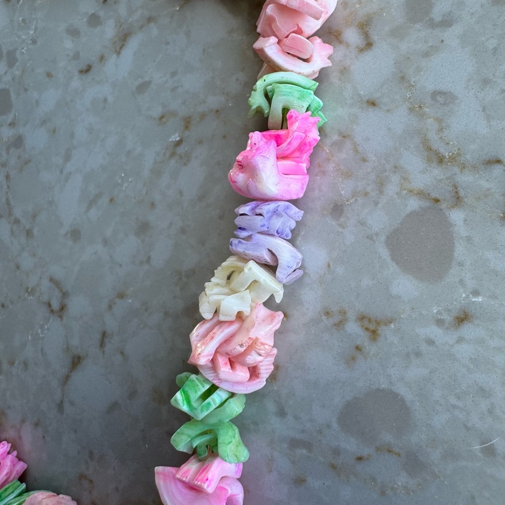 NWOT Tuckernuck Pastel Rainbow Ruffle Shell Necklace - Picture 3 of 6